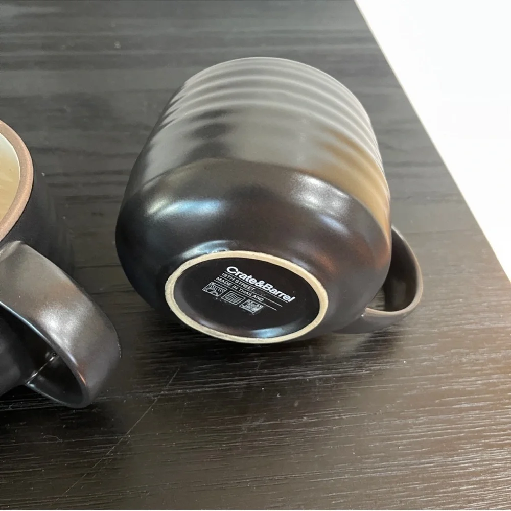 2 x Crate&barrel 18th street mugs